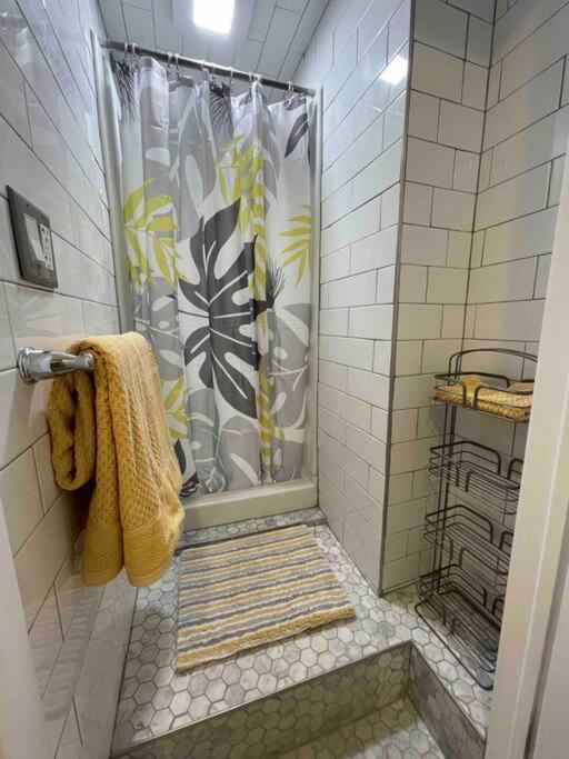 Modern Rental Brooklyn'S Hidden Gem New York Extérieur photo