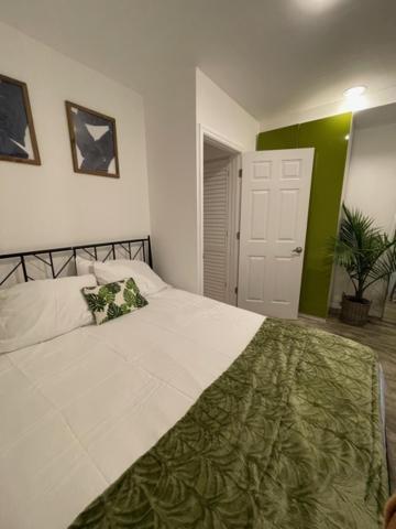 Modern Rental Brooklyn'S Hidden Gem New York Extérieur photo